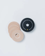 Бежов тейп за пръсти с кутийка от Kingz - 4 ролки