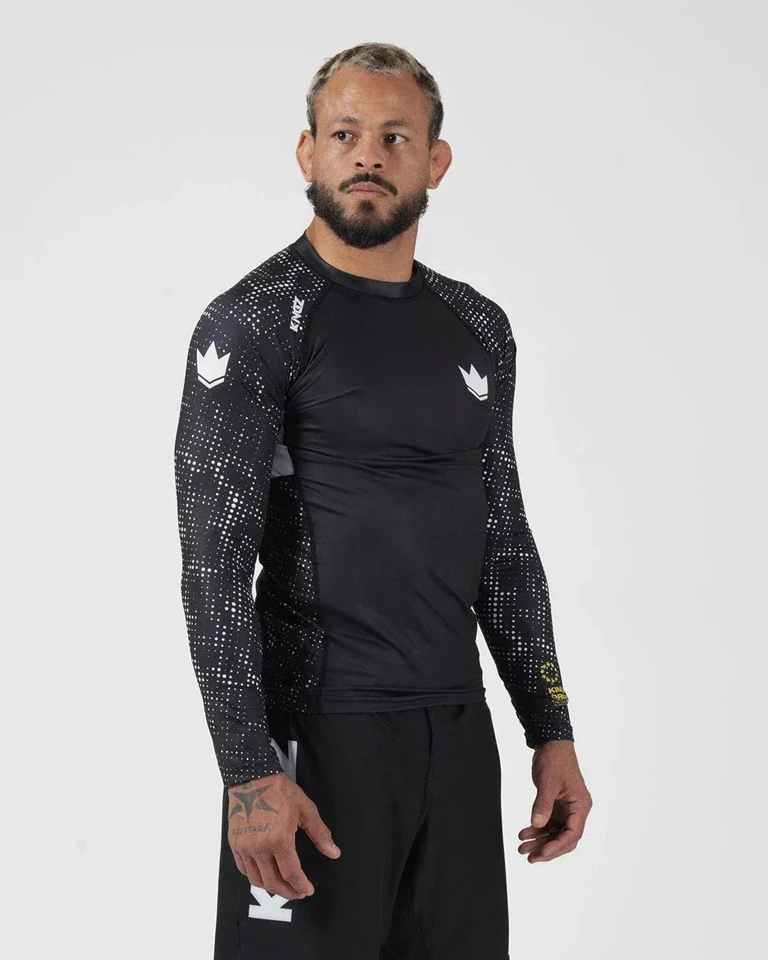 imgi_62_KZR38-Ranked-Performance-V3-LS-Kingz-Rashguard-Black-7_1600x1600_c57704a4-d2c6-42ee-a6fe-ff40a990f7f2.webp
